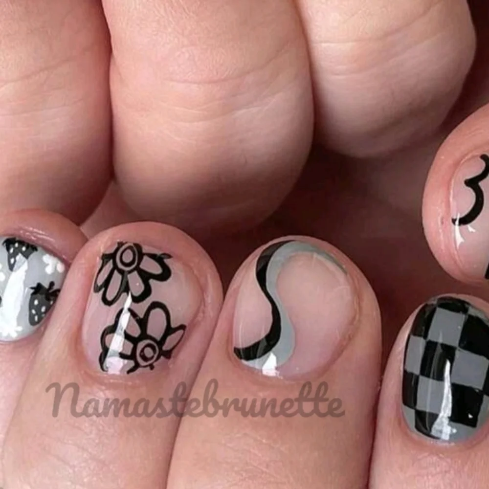 2/$16 Black Hearts & Flowers Press On Nails
